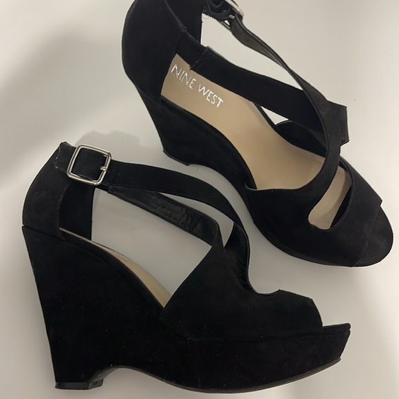 Nine West Sandals - Picture 3 of 6